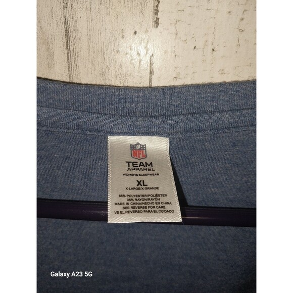 Seattle Seahawks NFL Football V-Cut Graphic T-shirt Woman's Size XL - Picture 3 of 5